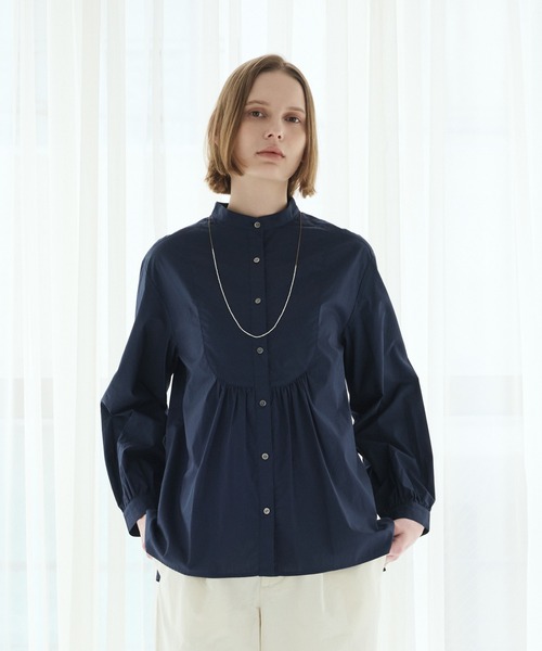 LA MARINE FRANCAISE（マリン フランセーズ）の「バンドカラーブラウス（シャツ/ブラウス・レディース・ホワイト/ネイビー/ラベンダー・FREE）」の2枚目の写真