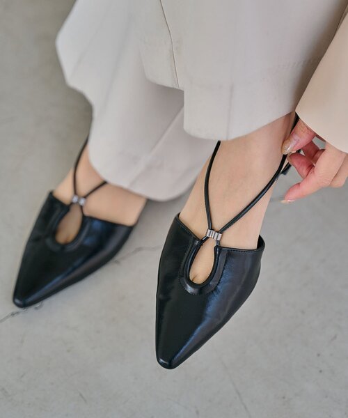 CAPRICIEUX LE'MAGE（カプリシューレマージュ）の「クロスストラップフラットシューズ（パンプス・レディース・ブラック/ベージュ・36/38/37）」の10枚目の写真