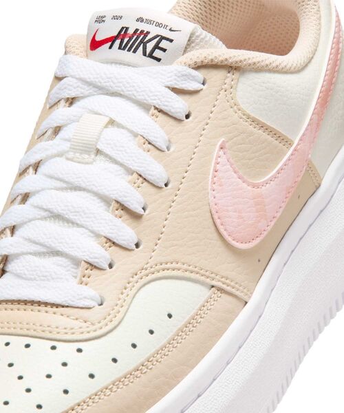NIKE(ナイキ)の「ナイキ コート ビジョン アルタ ウィメンズシューズ / Nike Court Vision Alta Women's Shoes FD9921-181 Sail(スニーカー・レディース・クリーム・25.5/23/24/25/26/22/22.5/24.5/23.5)」の7枚目の写真