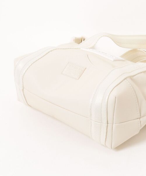 HUNTER（ハンター）の「ナイロン ミニ トップクリップ トート ボーン イン スコットランド（トートバッグ・レディース・ホワイト・ONE）」の8枚目の写真