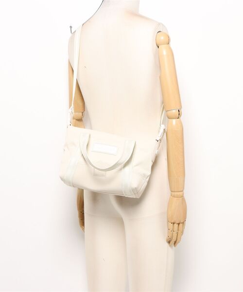 HUNTER（ハンター）の「ナイロン ミニ トップクリップ トート ボーン イン スコットランド（トートバッグ・レディース・ホワイト・ONE）」の10枚目の写真