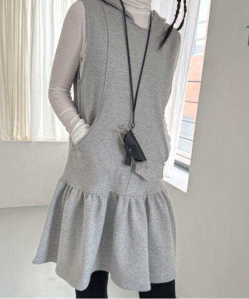 Vipoa(ヴィポア)の「sleeveless sweat one piece(ワンピース・レディース・ブラック/グレー・FREE)」の9枚目の写真