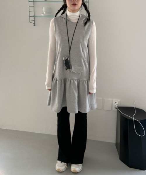 Vipoa(ヴィポア)の「sleeveless sweat one piece(ワンピース・レディース・ブラック/グレー・FREE)」の11枚目の写真