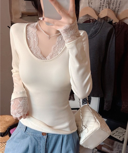 VIBGYOR(ヴィブジョー)の「【EIZZ/アイズ】繊細レース デコルテ開き スリムフィット 長袖 Tシャツ(Tシャツ/カットソー・レディース・オフホワイト/ブラック/ブラウン/グレー・FREE)」の5枚目の写真