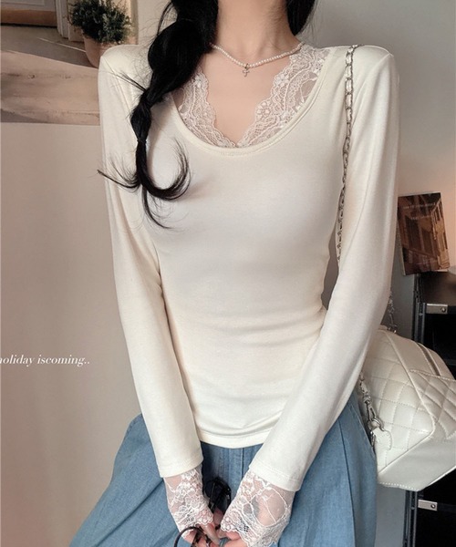 VIBGYOR(ヴィブジョー)の「【EIZZ/アイズ】繊細レース デコルテ開き スリムフィット 長袖 Tシャツ(Tシャツ/カットソー・レディース・オフホワイト/ブラック/ブラウン/グレー・FREE)」の6枚目の写真