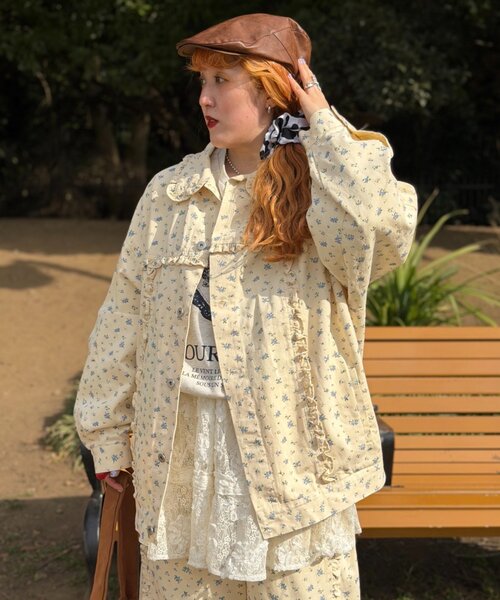 w closet(ダブルクローゼット)の「Am花柄フリルジャケット(ブルゾン・レディース・イエロー/ピンク・FREE)」の3枚目の写真