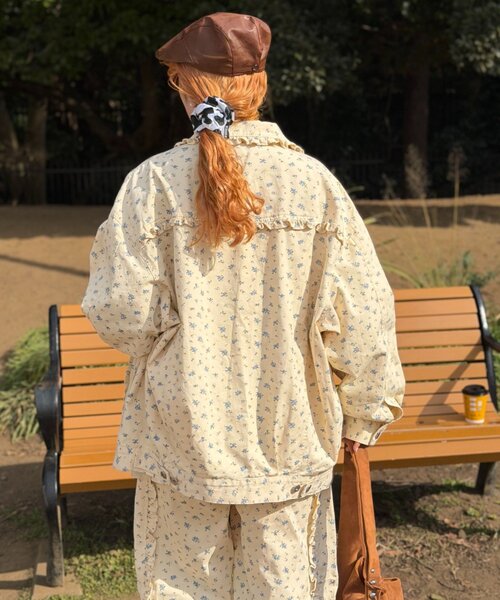 w closet(ダブルクローゼット)の「Am花柄フリルジャケット(ブルゾン・レディース・イエロー/ピンク・FREE)」の5枚目の写真