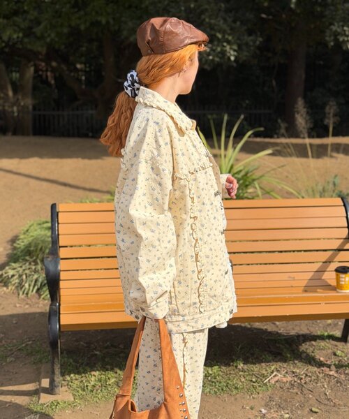 w closet(ダブルクローゼット)の「Am花柄フリルジャケット(ブルゾン・レディース・イエロー/ピンク・FREE)」の6枚目の写真