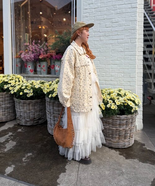 w closet(ダブルクローゼット)の「Am花柄フリルジャケット(ブルゾン・レディース・イエロー/ピンク・FREE)」の17枚目の写真