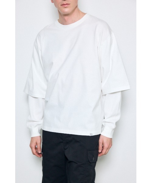AZUL by moussy(アズールバイマウジー)の「ワッフルレイヤードロンTEE(Tシャツ/カットソー・メンズ・オフホワイト/ブラック/ライトグレー・MEDIUM/LARGE)」の4枚目の写真