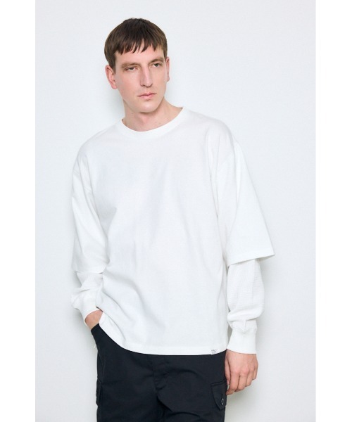 AZUL by moussy(アズールバイマウジー)の「ワッフルレイヤードロンTEE(Tシャツ/カットソー・メンズ・オフホワイト/ブラック/ライトグレー・MEDIUM/LARGE)」の5枚目の写真
