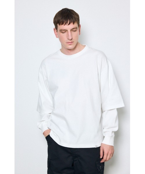 AZUL by moussy(アズールバイマウジー)の「ワッフルレイヤードロンTEE(Tシャツ/カットソー・メンズ・オフホワイト/ブラック/ライトグレー・MEDIUM/LARGE)」の6枚目の写真