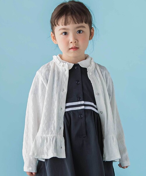 BeBe Petits Pois Vert(ベベプチポワヴェール)の「【店舗限定】ペプラムカーディガン(カーディガン/ボレロ・キッズ・ホワイト/ブラック・120cm/150cm/100cm/130cm/110cm/140cm)」の1枚目の写真