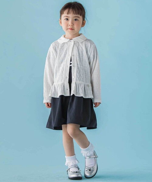 BeBe Petits Pois Vert(ベベプチポワヴェール)の「【店舗限定】ペプラムカーディガン(カーディガン/ボレロ・キッズ・ホワイト/ブラック・120cm/150cm/100cm/130cm/110cm/140cm)」の6枚目の写真