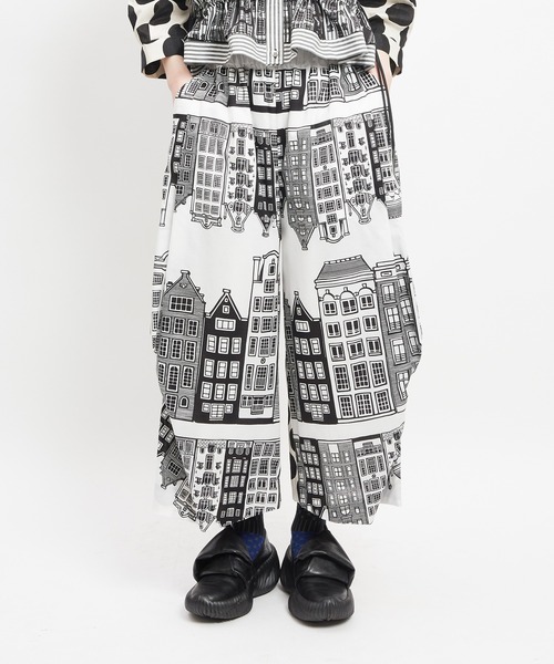 gomme(ゴム)の「アムステルダムタックパンツ(その他パンツ・レディース・ブラック/ブルー/ホワイト・MEDIUM)」の3枚目の写真