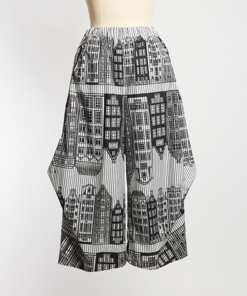 gomme(ゴム)の「アムステルダムタックパンツ(その他パンツ・レディース・ブラック/ブルー/ホワイト・MEDIUM)」の4枚目の写真