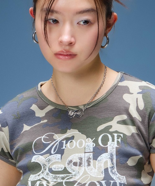 X-girl(エックスガール)の「GRUNGE FONT MIX LOGO S/S BABY TEE(Tシャツ/カットソー・レディース・ブラック/ホワイト/カモフラージュ・S/M)」の5枚目の写真