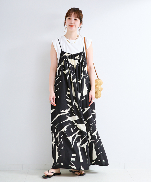 B.C STOCK(ベーセーストック)の「ウォッシャブル / トーナルプリントレイヤーキャミワンピース(ワンピース・レディース・ブラック/ベージュ・FREE)」の3枚目の写真