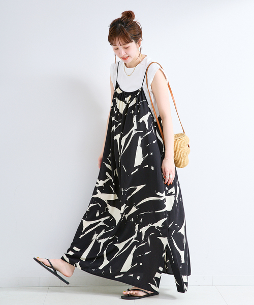 B.C STOCK(ベーセーストック)の「ウォッシャブル / トーナルプリントレイヤーキャミワンピース(ワンピース・レディース・ブラック/ベージュ・FREE)」の5枚目の写真