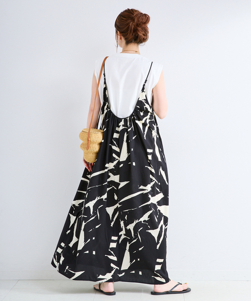 B.C STOCK(ベーセーストック)の「ウォッシャブル / トーナルプリントレイヤーキャミワンピース(ワンピース・レディース・ブラック/ベージュ・FREE)」の6枚目の写真