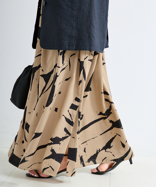 B.C STOCK(ベーセーストック)の「ウォッシャブル / トーナルプリントレイヤーキャミワンピース(ワンピース・レディース・ブラック/ベージュ・FREE)」の11枚目の写真