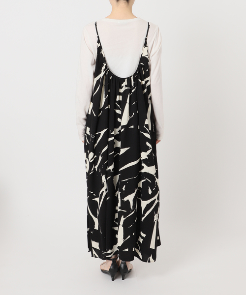 B.C STOCK(ベーセーストック)の「ウォッシャブル / トーナルプリントレイヤーキャミワンピース(ワンピース・レディース・ブラック/ベージュ・FREE)」の14枚目の写真