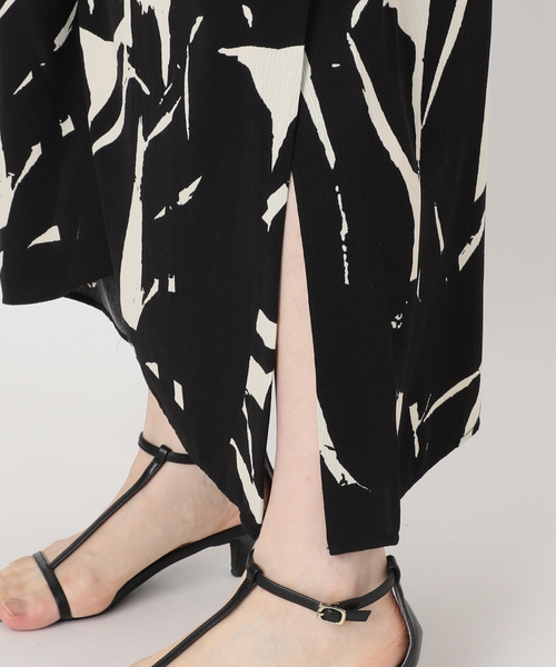 B.C STOCK(ベーセーストック)の「ウォッシャブル / トーナルプリントレイヤーキャミワンピース(ワンピース・レディース・ブラック/ベージュ・FREE)」の18枚目の写真