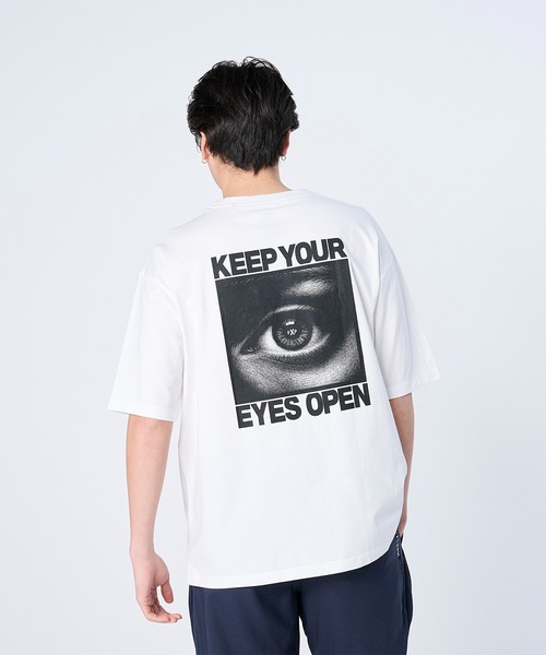 FLASH PACKER(フラッシュパッカー)の「FLASH PACKER フラッシュパッカー/ Dry Silky Cotton 眼差しフォトプリントTシャツ バックプリント ボックスシルエット // XT-EYES(Tシャツ/カットソー・メンズ・グレー/ブラック/ホワイト・LARGE/MEDIUM/SMALL/X-LARGE)」の2枚目の写真