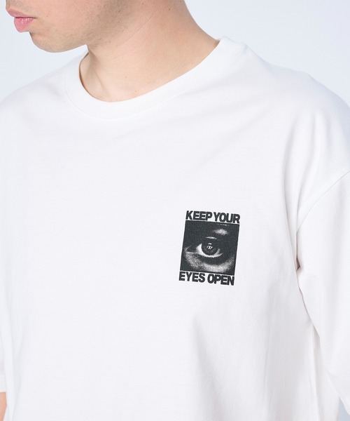 FLASH PACKER(フラッシュパッカー)の「FLASH PACKER フラッシュパッカー/ Dry Silky Cotton 眼差しフォトプリントTシャツ バックプリント ボックスシルエット // XT-EYES(Tシャツ/カットソー・メンズ・グレー/ブラック/ホワイト・LARGE/MEDIUM/SMALL/X-LARGE)」の5枚目の写真