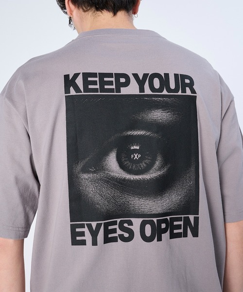 FLASH PACKER(フラッシュパッカー)の「FLASH PACKER フラッシュパッカー/ Dry Silky Cotton 眼差しフォトプリントTシャツ バックプリント ボックスシルエット // XT-EYES(Tシャツ/カットソー・メンズ・グレー/ブラック/ホワイト・LARGE/MEDIUM/SMALL/X-LARGE)」の8枚目の写真