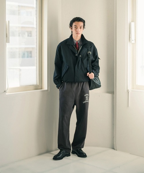 SimplyComplicated(シンプリーコンプリケイテッド)の「COLLEGE LOOSE SWEAT PANTS(スウェットパンツ・メンズ・ブラック/グリーン・2/1)」の4枚目の写真