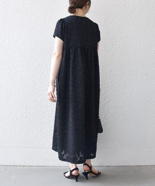 SHIPS any（シップス エニィ）の「SHIPS any:〈手洗い可能〉カット ジャカード ウエスト ギャザー ワンピース（ワンピース・レディース・オフホワイト/ブラック・ONE SIZE）」の10枚目の写真