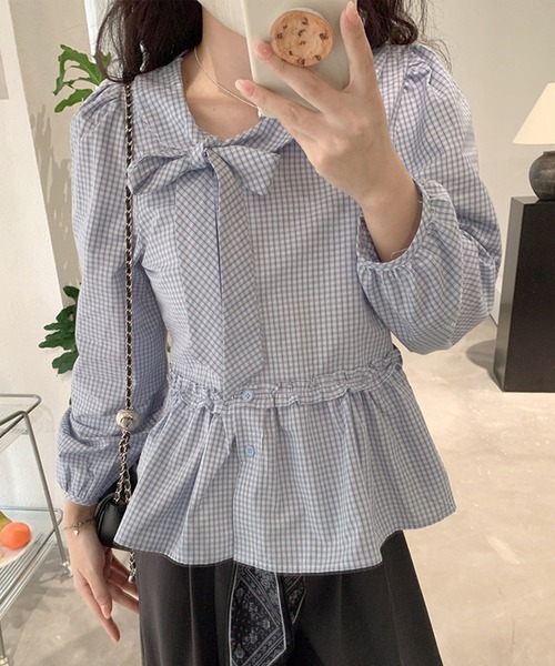 Lace Ladies(レースレディース)の「ギンガムチェック柄 アシンメトリー ボウタイ ペプラム ブラウス(シャツ/ブラウス・レディース・ネイビー/ブルー・M/XL)」の2枚目の写真