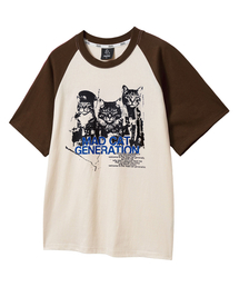 MOZMOZ（モズモズ）の「マッドキャット レグラン グラフィック 半袖Tシャツ ブラウン（Tシャツ/カットソー）」