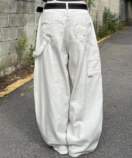 LAFFMO（ラフモ）の「ハートポケットワイドレッグカーゴパンツ（デニムパンツ・レディース・ブラック/ホワイト・F）」の9枚目の写真