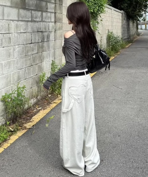 LAFFMO（ラフモ）の「ハートポケットワイドレッグカーゴパンツ（デニムパンツ・レディース・ブラック/ホワイト・F）」の15枚目の写真