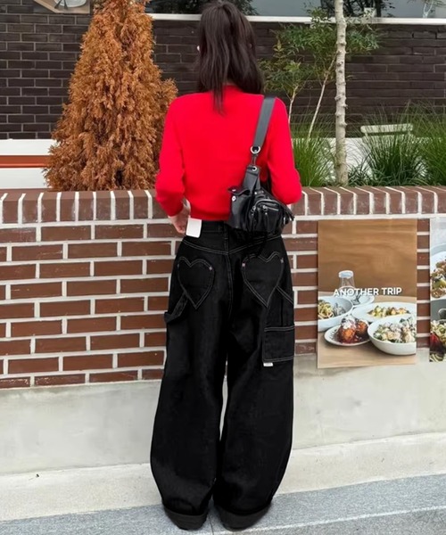 LAFFMO（ラフモ）の「ハートポケットワイドレッグカーゴパンツ（デニムパンツ・レディース・ブラック/ホワイト・F）」の19枚目の写真