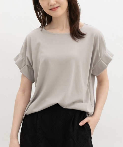 Honeys(ハニーズ)の「【ハニさら・接触冷感・吸水速乾・UVカット・遮熱】袖タックTシャツ(Tシャツ/カットソー・レディース・グレイッシュベージュ/ブラック/レッド/ネイビー/モカ・3L/L/LL/M/S)」の1枚目の写真