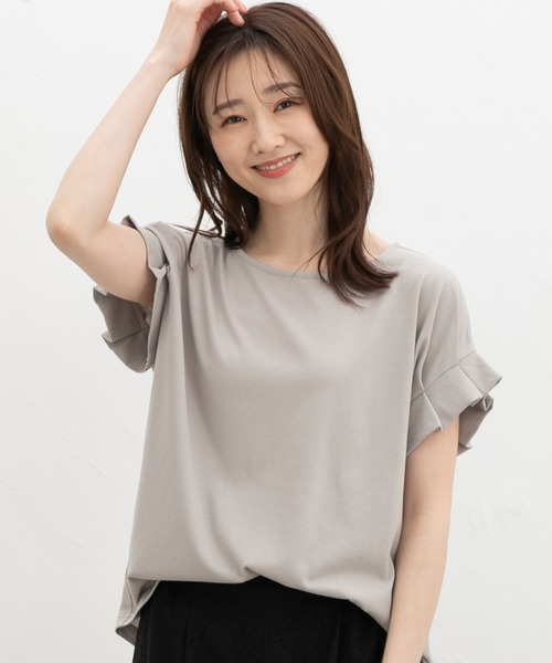 Honeys(ハニーズ)の「【ハニさら・接触冷感・吸水速乾・UVカット・遮熱】袖タックTシャツ(Tシャツ/カットソー・レディース・グレイッシュベージュ/ブラック/レッド/ネイビー/モカ・3L/L/LL/M/S)」の21枚目の写真