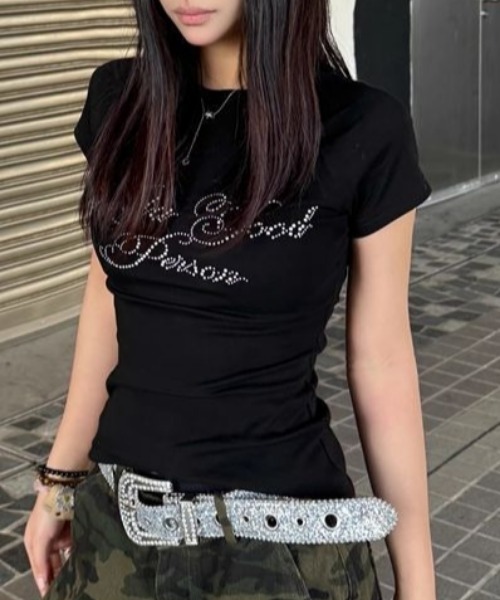 Vipoa(ヴィポア)の「スタッズロゴプリントカットソー(Tシャツ/カットソー・レディース・ブラック/ホワイト・FREE)」の7枚目の写真