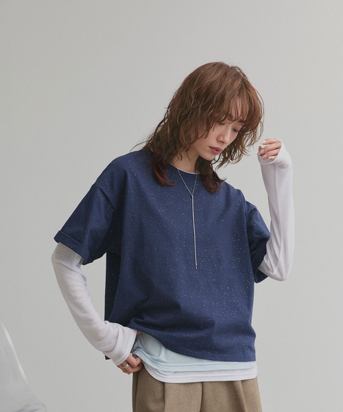 ad thie(アドティエ)の「ロールアップ スリーブTシャツ(Tシャツ/カットソー・レディース・ネイビー系/オフホワイト/ブラック/レッド/オートミール/ピンク/ブラック系/ベージュ/チャコール・FREE)」の21枚目の写真