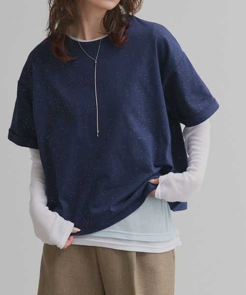 ad thie(アドティエ)の「ロールアップ スリーブTシャツ(Tシャツ/カットソー・レディース・ネイビー系/オフホワイト/ブラック/レッド/オートミール/ピンク/ブラック系/ベージュ/チャコール・FREE)」の20枚目の写真