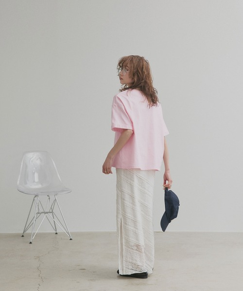 ad thie(アドティエ)の「ロールアップ スリーブTシャツ(Tシャツ/カットソー・レディース・ネイビー系/オフホワイト/ブラック/レッド/オートミール/ピンク/ブラック系/ベージュ/チャコール・FREE)」の16枚目の写真