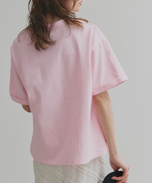 ad thie(アドティエ)の「ロールアップ スリーブTシャツ(Tシャツ/カットソー・レディース・ネイビー系/オフホワイト/ブラック/レッド/オートミール/ピンク/ブラック系/ベージュ/チャコール・FREE)」の14枚目の写真