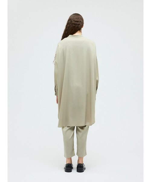 mizuiroind(ミズイロインド)の「mizuiro ind T/Rバンドカラーロングシャツ(シャツ/ブラウス・レディース・ベージュ/ネイビー/ブラック・FREE)」の12枚目の写真