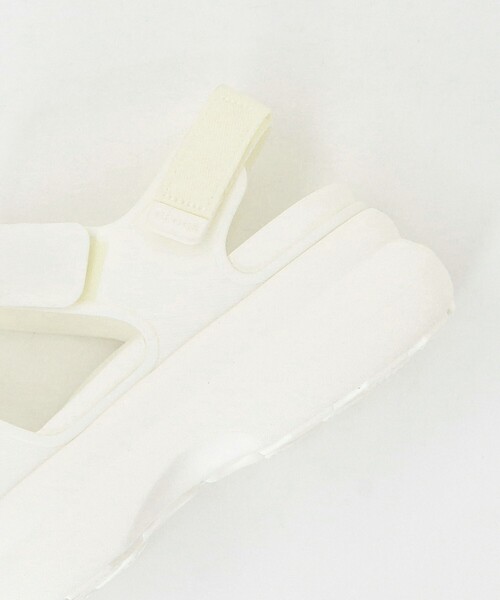 crocs(クロックス)の「<crocs> SOHO Y-ST SD(サンダル・レディース・オフホワイト/ブラック・21cm/22cm/25cm/24cm/23cm)」の16枚目の写真