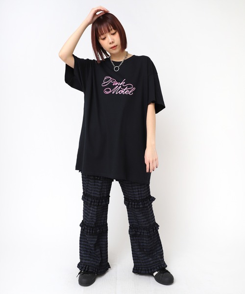 RNA(アールエヌエー)の「M2475 PINKMOTEL ナイトVER. PT. T(Tシャツ/カットソー・レディース・ブラック・X-LARGE/MEDIUM)」の7枚目の写真