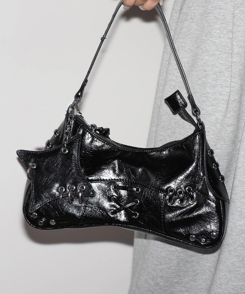 me+em select(ミームセレクト)の「【 ショルダーストラップ付 】ピアッシングレースアップショルダーバッグ / piercing lace-up vintage shoulder bag(ショルダーバッグ・レディース・ブラック・FREE)」の7枚目の写真