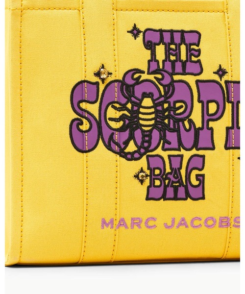 MARC JACOBS（マークジェイコブス）の「THE ZODIAC CANVAS TOTE BAG MEDIUM/ザ ゾディアック キャンバス トート バッグ ミディアム（トートバッグ・レディース・グリーン系その他/ブルー系その他/グリーン系その他2/レッド系その他/ブラウン系その他3/ブラウン系その他2/イエロー系その他2/レッド系その他2/ブラウン系その他/イエロー系その他/ブルー系その他2・ONE SIZE）」の15枚目の写真