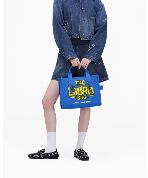 MARC JACOBS（マークジェイコブス）の「THE ZODIAC CANVAS TOTE BAG MEDIUM/ザ ゾディアック キャンバス トート バッグ ミディアム（トートバッグ・レディース・グリーン系その他/ブルー系その他/グリーン系その他2/レッド系その他/ブラウン系その他3/ブラウン系その他2/イエロー系その他2/レッド系その他2/ブラウン系その他/イエロー系その他/ブルー系その他2・ONE SIZE）」の18枚目の写真